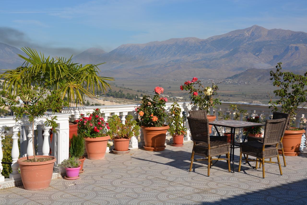 Guest House Memushi Gjirokastër Exterior foto